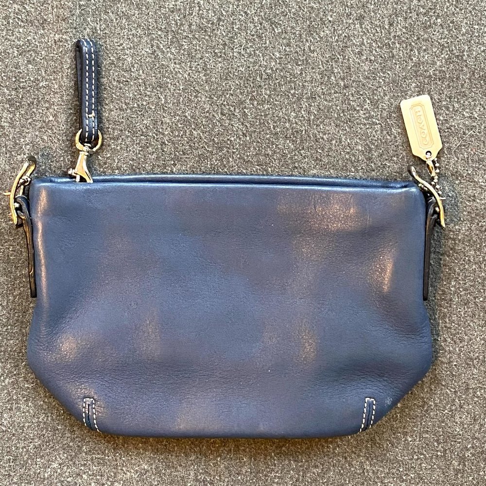 Small coach clutch/hand bag